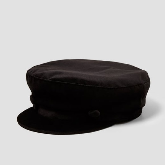 Zara Accessories - Zara velvet hat